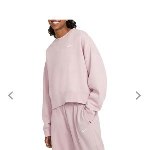 Nike sportswear women’s essentials fleece cropped crew